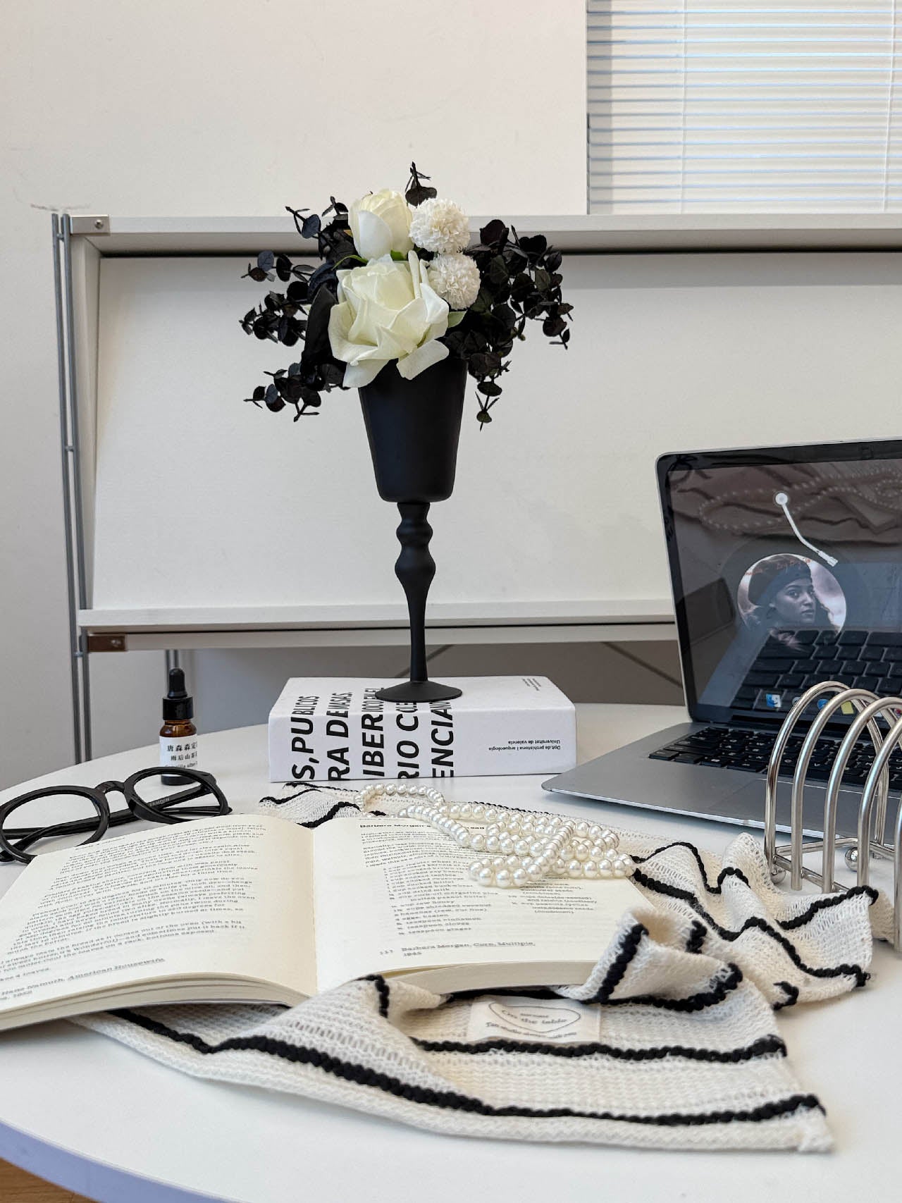 Élégant Goblet Vase