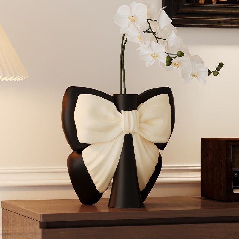 Étoile Bow Tie Resin Vase