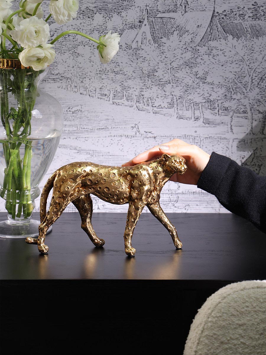 Exquisite Leopard Art Ornament