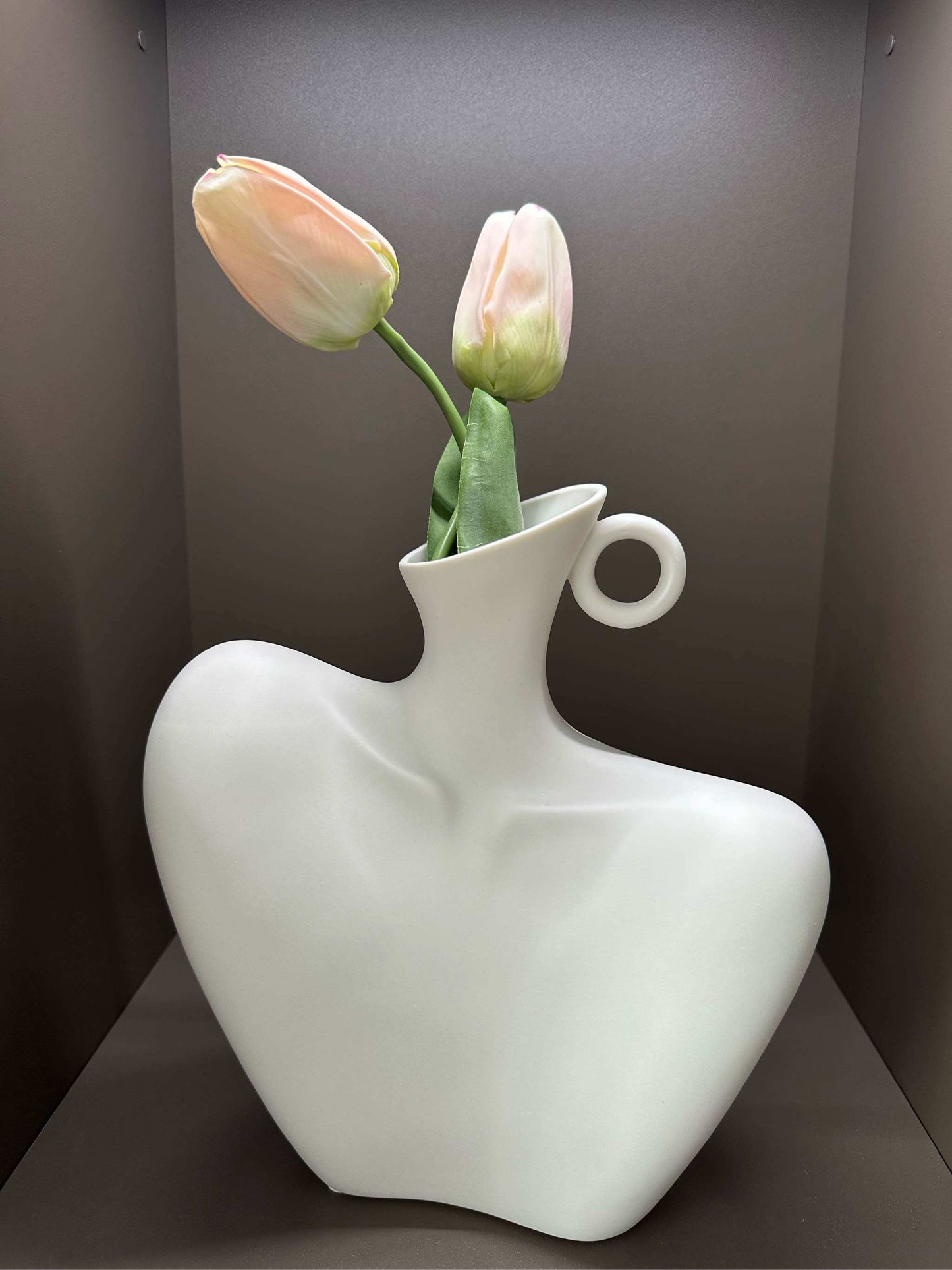 Graceful Shoulder Silhouette Vase