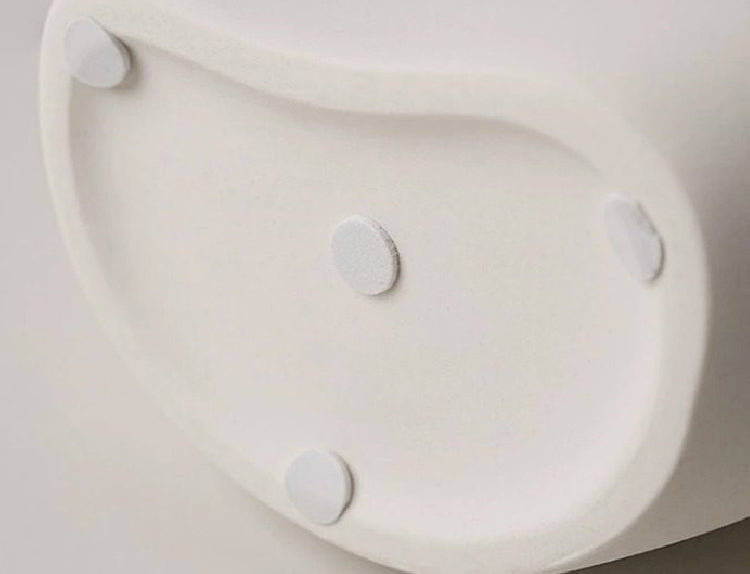 Graceful Shoulder Silhouette Vase