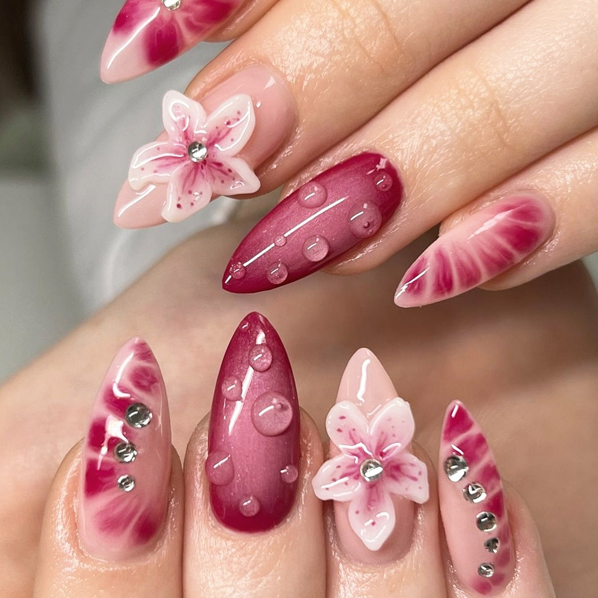 Handmade Press-On Nails Kit (24pcs) – Reusable Wearable False Nails with Floral & Rhinestone Designs