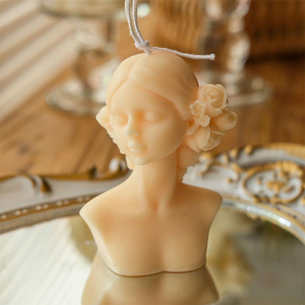 Ingenue Portrait Candle | Moongloar