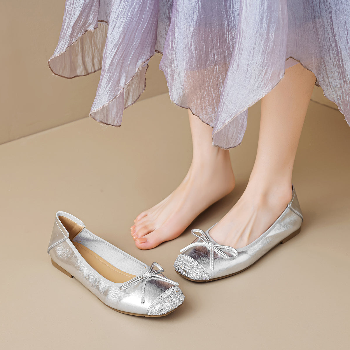 Women’s Silver Pointed-Toe Flat Bow Ballet Flats | ZAKAPOP