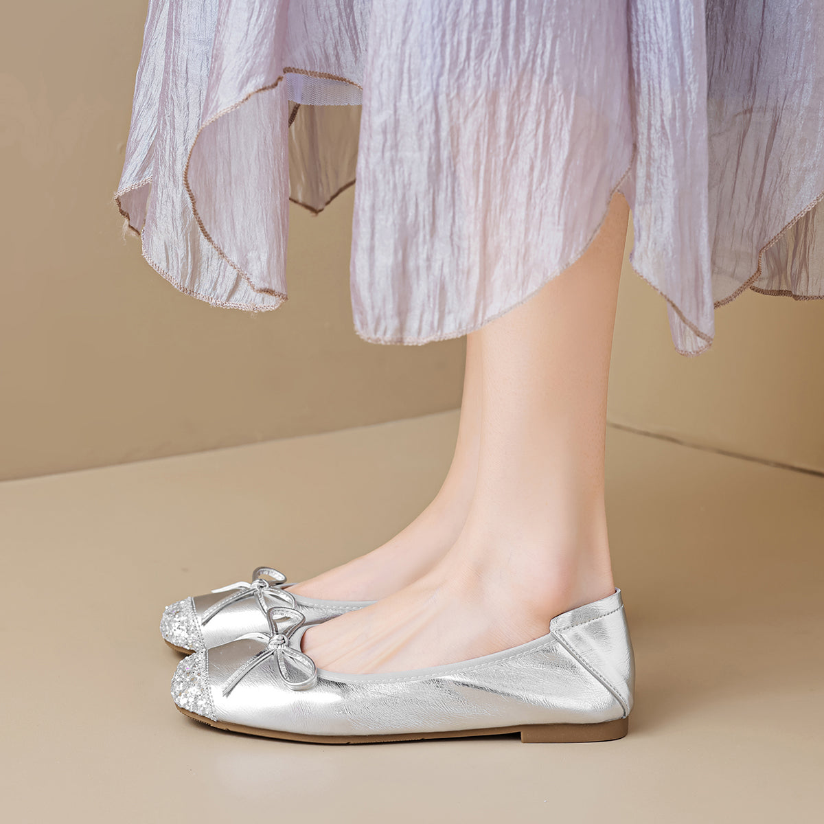Women’s Silver Pointed-Toe Flat Bow Ballet Flats | ZAKAPOP