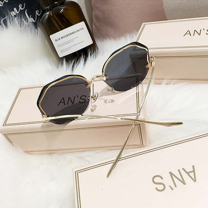 Women's Stylish Vintage Oversized Square Gradient Sunglasses | ZAKAPOP