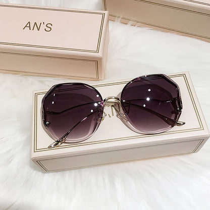 Women's Stylish Vintage Oversized Square Gradient Sunglasses | ZAKAPOP
