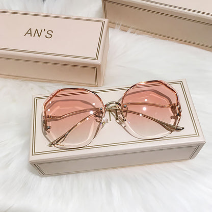 Women's Stylish Vintage Oversized Square Gradient Sunglasses | ZAKAPOP