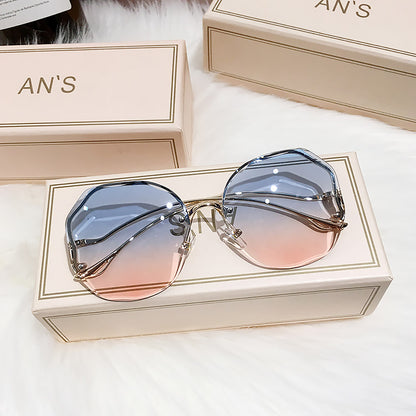 Women's Stylish Vintage Oversized Square Gradient Sunglasses | ZAKAPOP