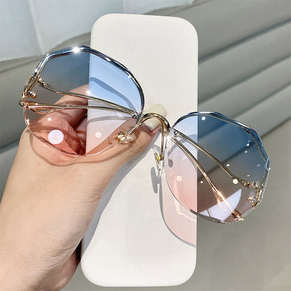 Women's Stylish Vintage Oversized Square Gradient Sunglasses | ZAKAPOP